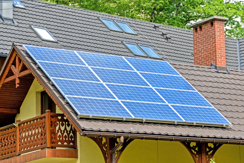 chauffagiste-ASCROS-min_solar-panels-1477987